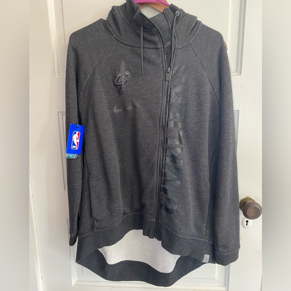 Nike NBA Cleveland Cavaliers cape hoodie sweatshirt, size medium, black/gray NWT